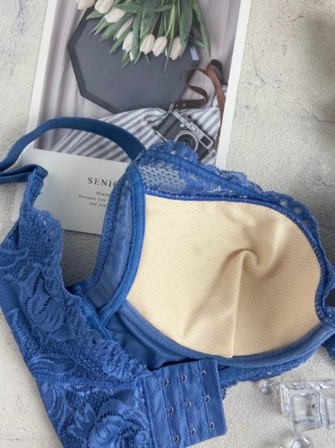 精緻蕾絲花紋鋼圈內衣-藍色